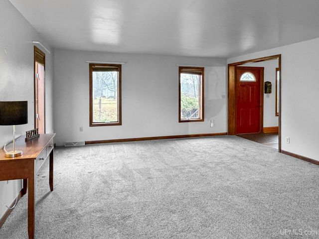 503 Oak Street, Norway, MI 49870