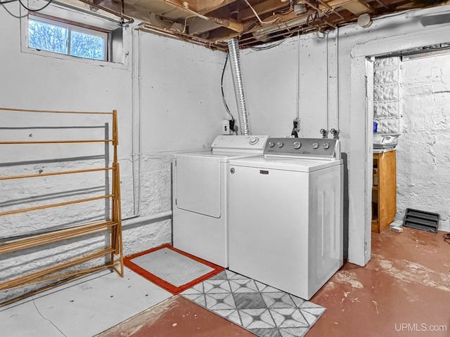 503 Oak Street, Norway, MI 49870