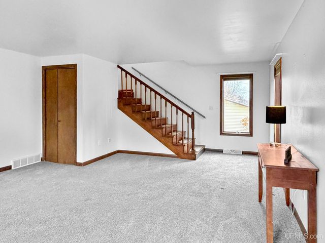 503 Oak Street, Norway, MI 49870