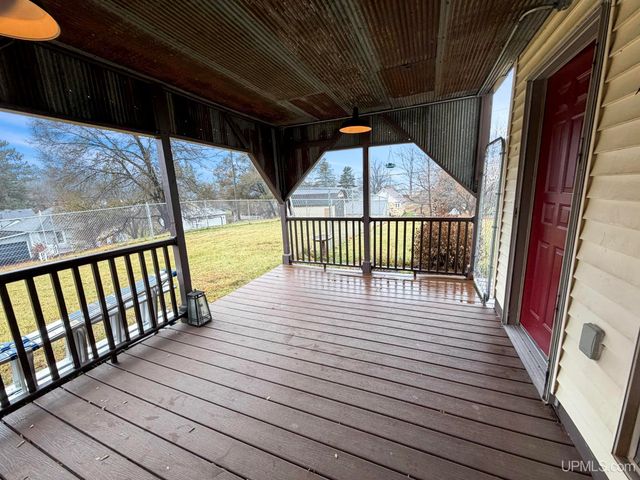 503 Oak Street, Norway, MI 49870