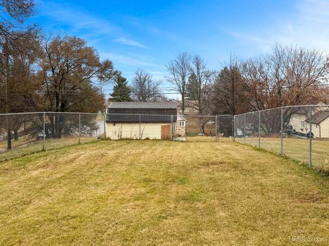 503 Oak Street, Norway, MI 49870