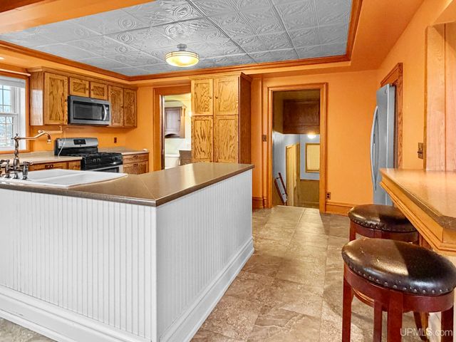 503 Oak Street, Norway, MI 49870