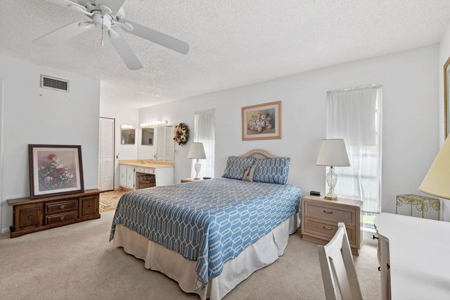 13837 Via Flora E, Delray Beach, FL 33484