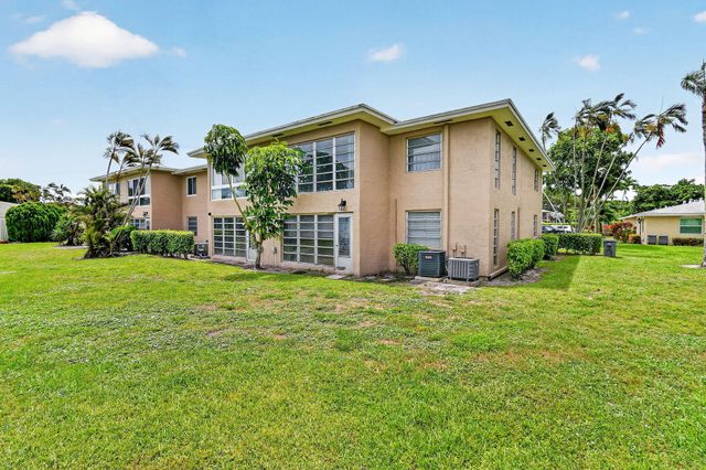 13837 Via Flora E, Delray Beach, FL 33484
