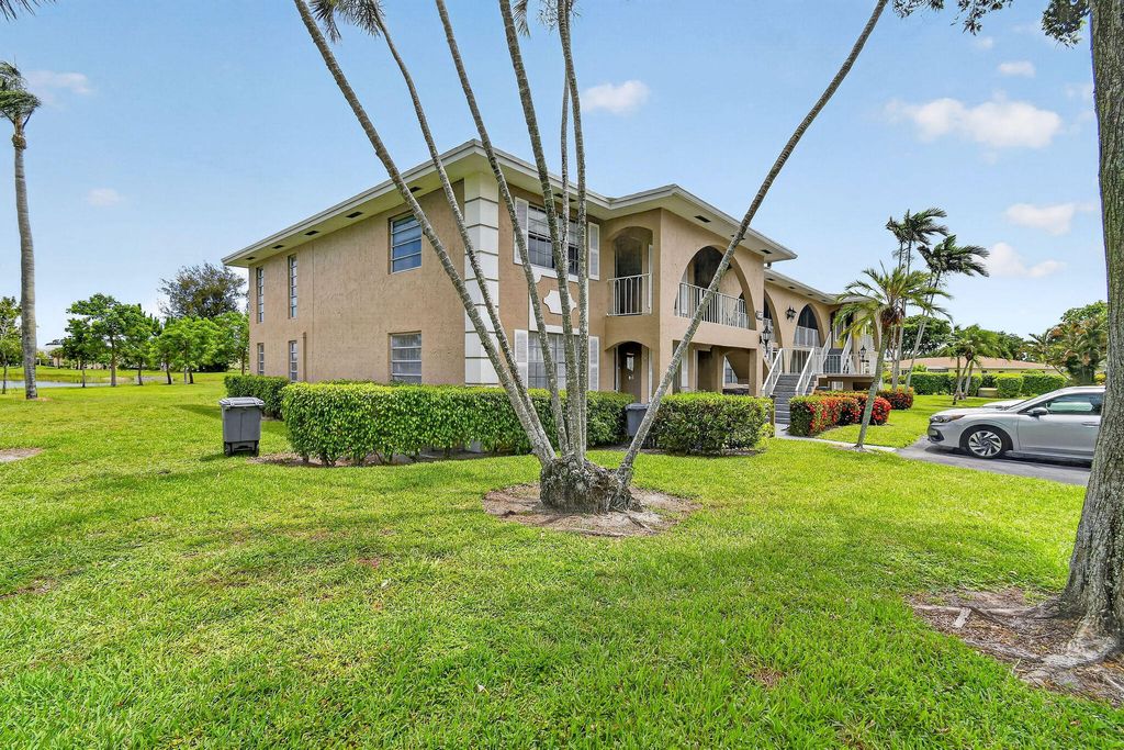 13837 Via Flora E, Delray Beach, FL 33484
