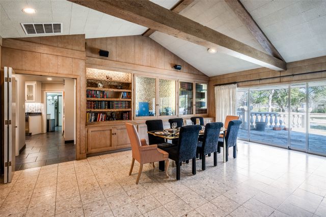 1202 S Lindsay Street, Gainesville, TX 76240