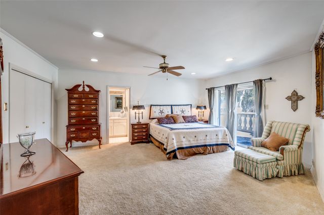 1202 S Lindsay Street, Gainesville, TX 76240