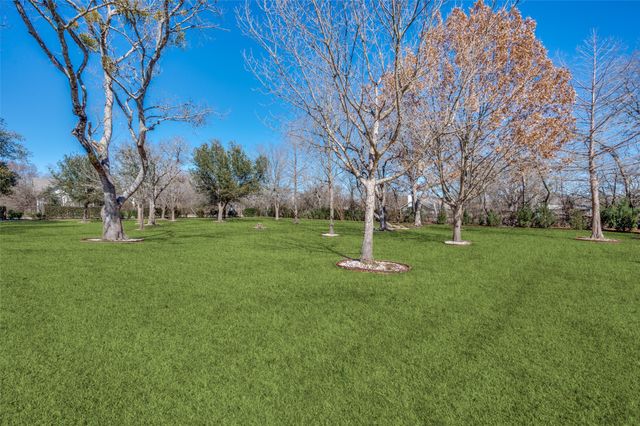 1202 S Lindsay Street, Gainesville, TX 76240