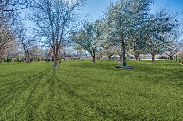 1202 S Lindsay Street, Gainesville, TX 76240