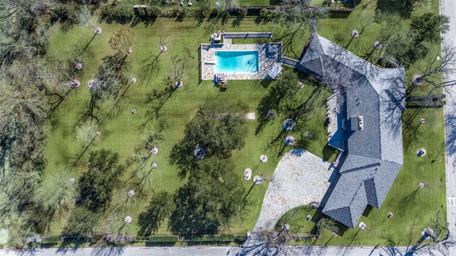 1202 S Lindsay Street, Gainesville, TX 76240