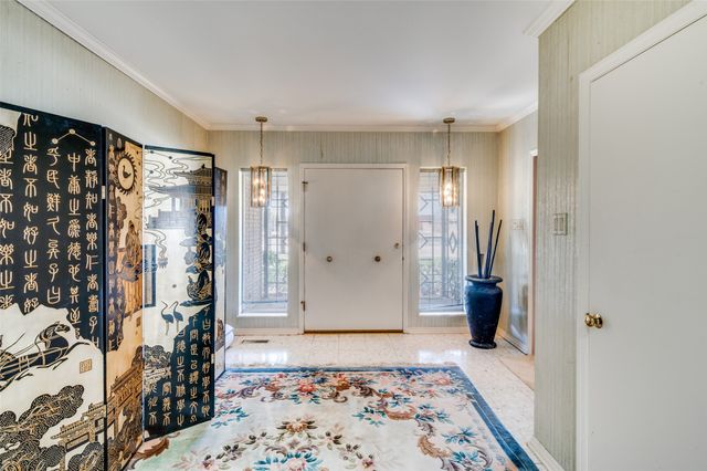 1202 S Lindsay Street, Gainesville, TX 76240