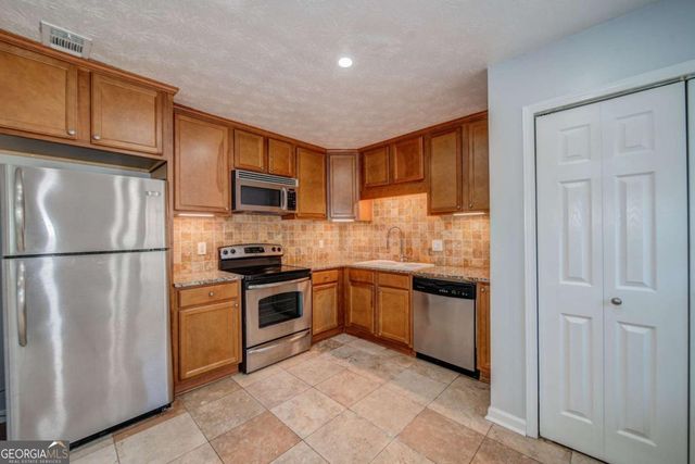 280 Winding River Road B, Atlanta, GA 30350