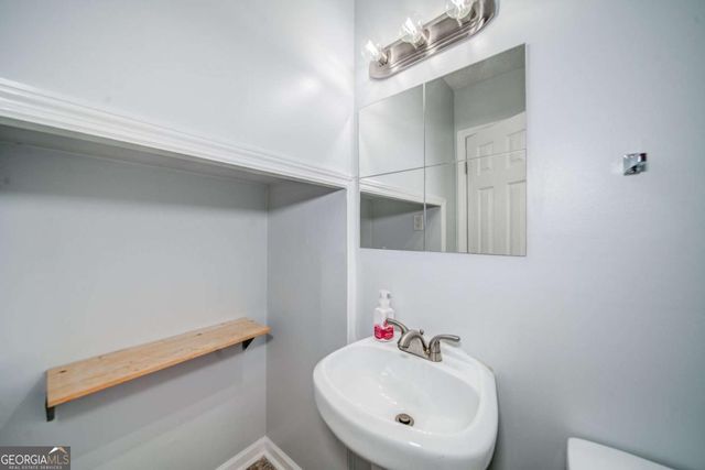 280 Winding River Road B, Atlanta, GA 30350