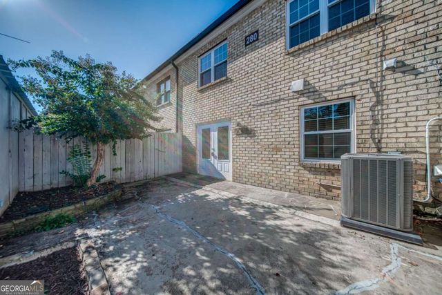 280 Winding River Road B, Atlanta, GA 30350