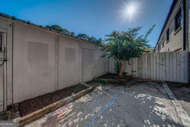280 Winding River Road B, Atlanta, GA 30350
