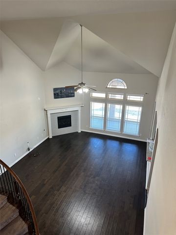 912 Foxtail Drive, Mansfield, TX 76063