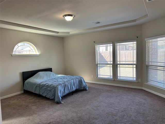 912 Foxtail Drive, Mansfield, TX 76063