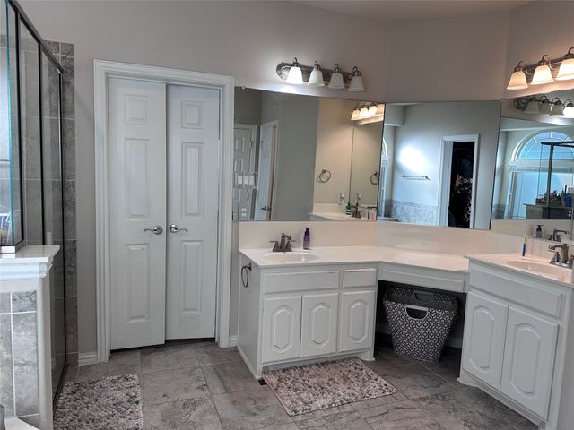 912 Foxtail Drive, Mansfield, TX 76063