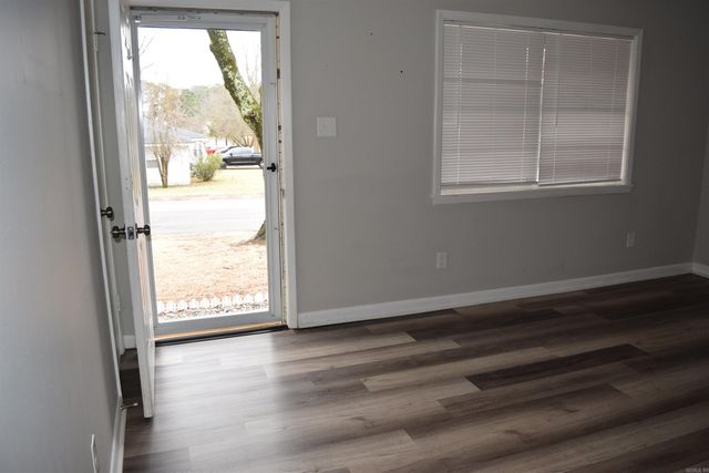 1702 Glenda Lane, Benton, AR 72015