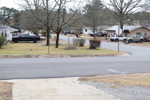 1702 Glenda Lane, Benton, AR 72015