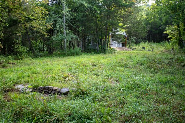 193 Dixon Ln, Pleasant Shade, TN 37145