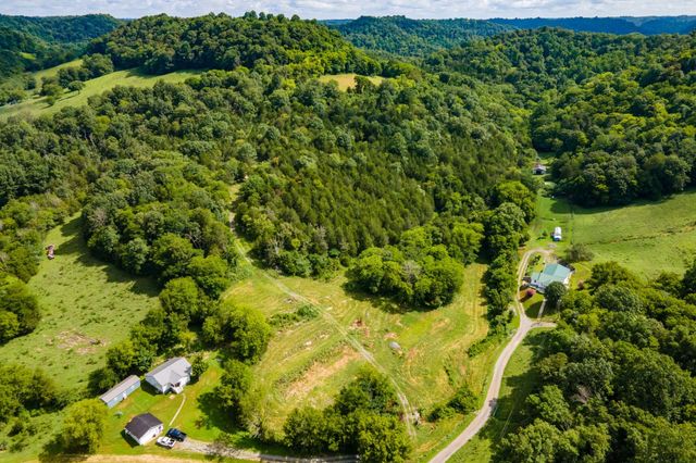 193 Dixon Ln, Pleasant Shade, TN 37145