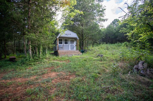 193 Dixon Ln, Pleasant Shade, TN 37145