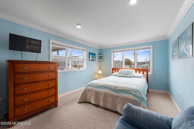 24 W New Jersey Avenue, Long Beach Twp, NJ 08008