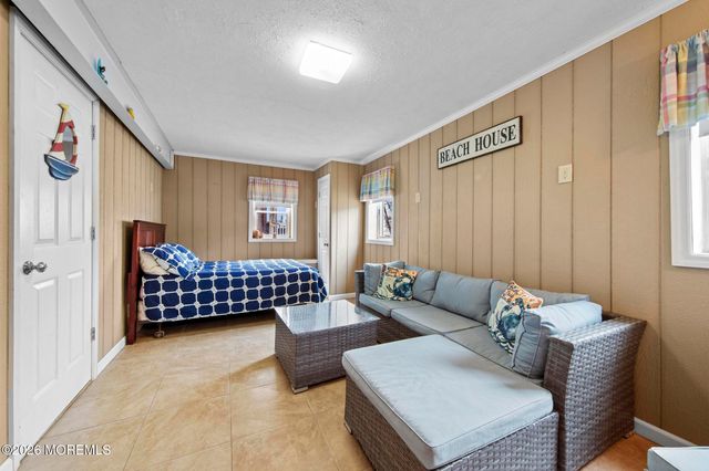 24 W New Jersey Avenue, Long Beach Twp, NJ 08008