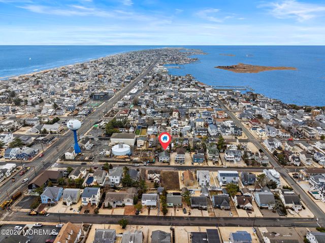 24 W New Jersey Avenue, Long Beach Twp, NJ 08008