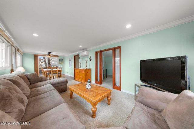 24 W New Jersey Avenue, Long Beach Twp, NJ 08008