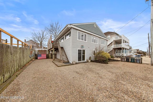 24 W New Jersey Avenue, Long Beach Twp, NJ 08008