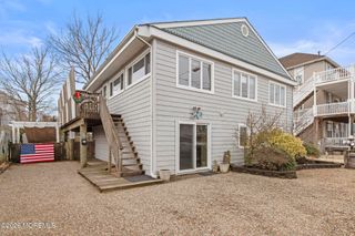 24 W New Jersey Avenue, Long Beach Twp, NJ 08008