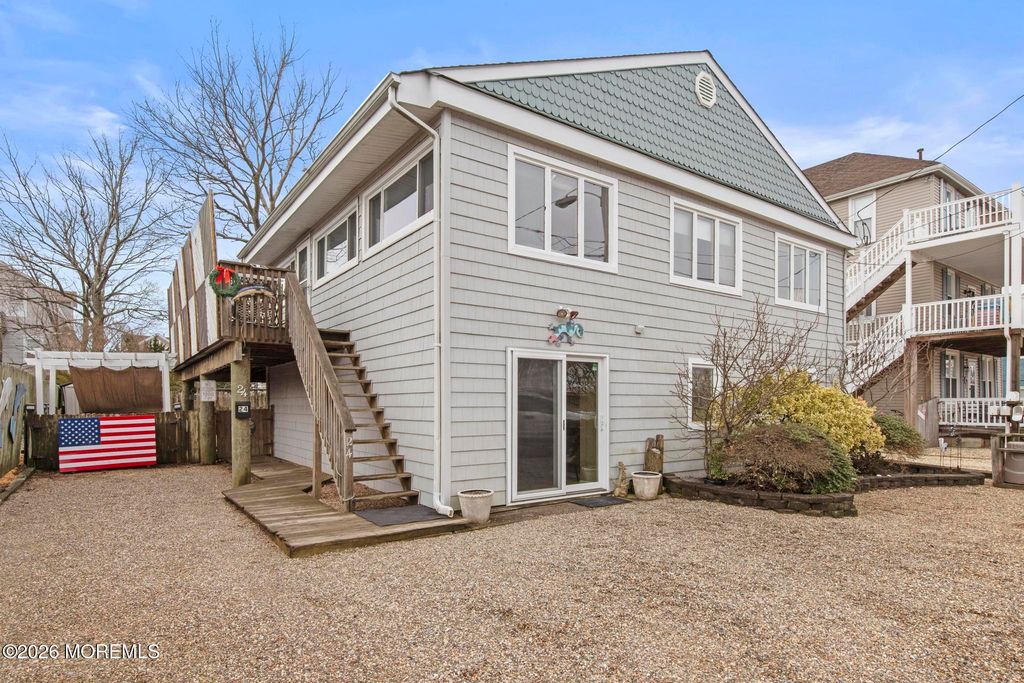 24 W New Jersey Avenue, Long Beach Twp, NJ 08008
