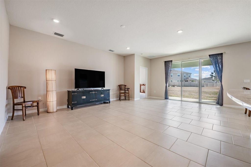 Image 11 of property listing at 10653 TALLY FAWN LOOP, San Antonio, FL 33576