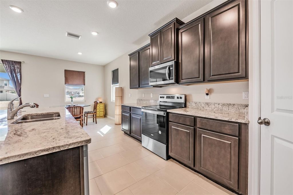 Image 12 of property listing at 10653 TALLY FAWN LOOP, San Antonio, FL 33576