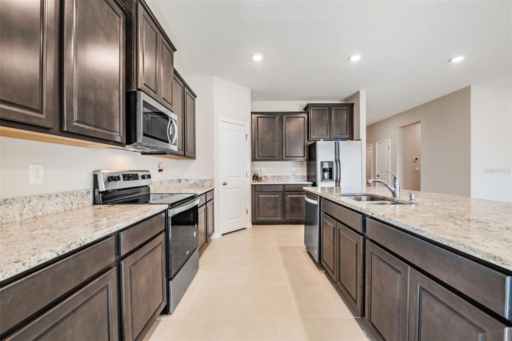 Image 18 of property listing at 10653 TALLY FAWN LOOP, San Antonio, FL 33576