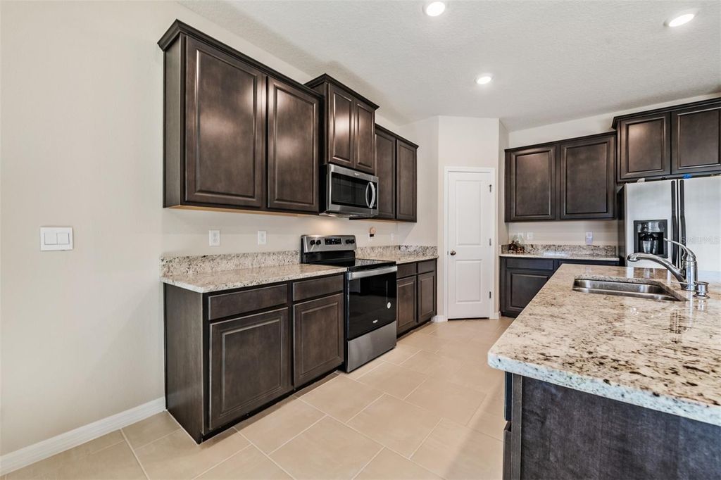 Image 22 of property listing at 10653 TALLY FAWN LOOP, San Antonio, FL 33576