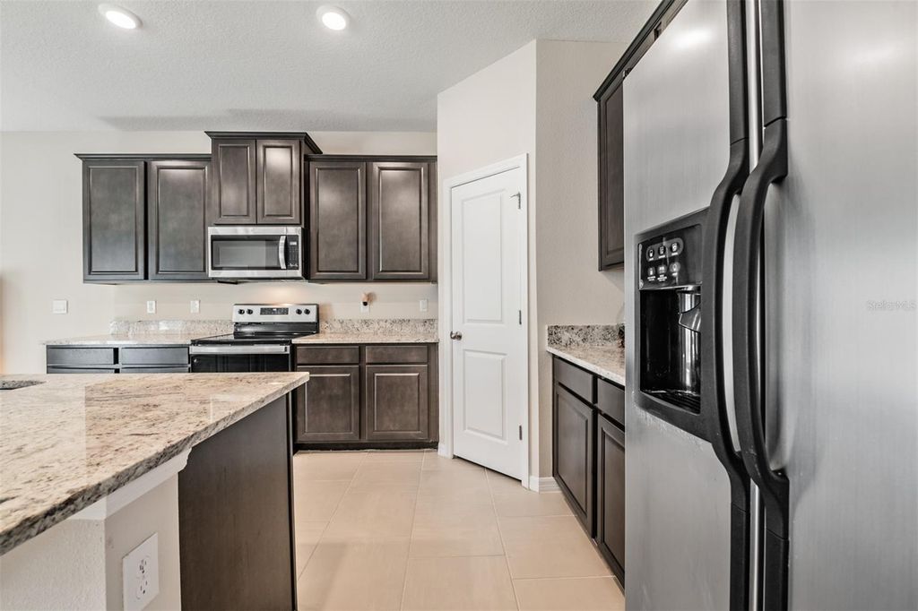 Image 23 of property listing at 10653 TALLY FAWN LOOP, San Antonio, FL 33576