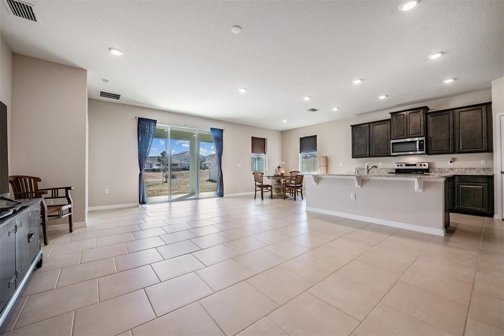 Image 4 of property listing at 10653 TALLY FAWN LOOP, San Antonio, FL 33576