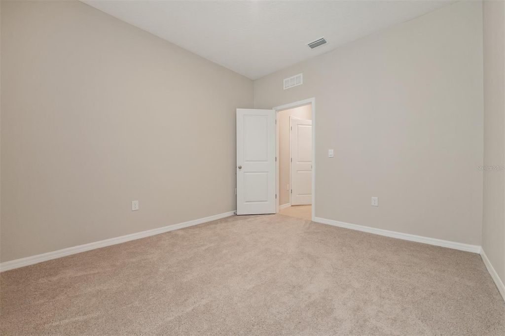 Image 31 of property listing at 10653 TALLY FAWN LOOP, San Antonio, FL 33576