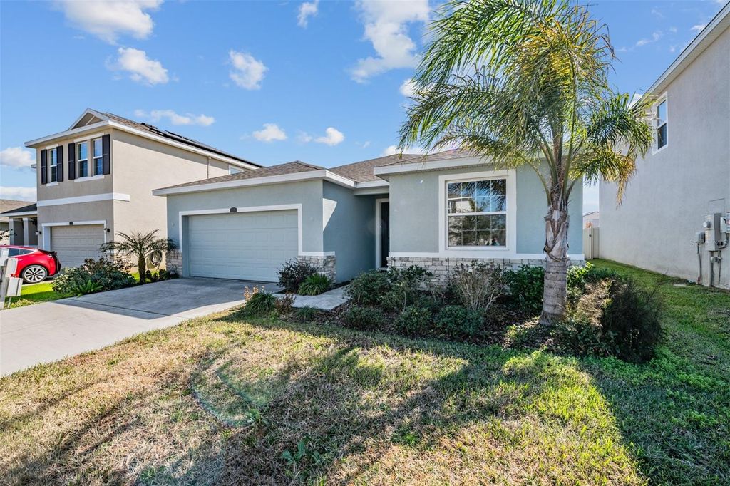 Image 6 of property listing at 10653 TALLY FAWN LOOP, San Antonio, FL 33576