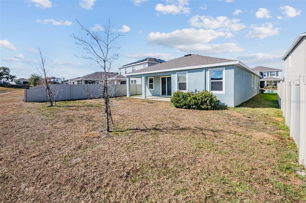 Image 10 of property listing at 10653 TALLY FAWN LOOP, San Antonio, FL 33576