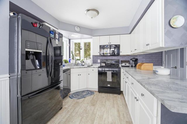 1925 Park AVENUE, New Holstein, WI 53061