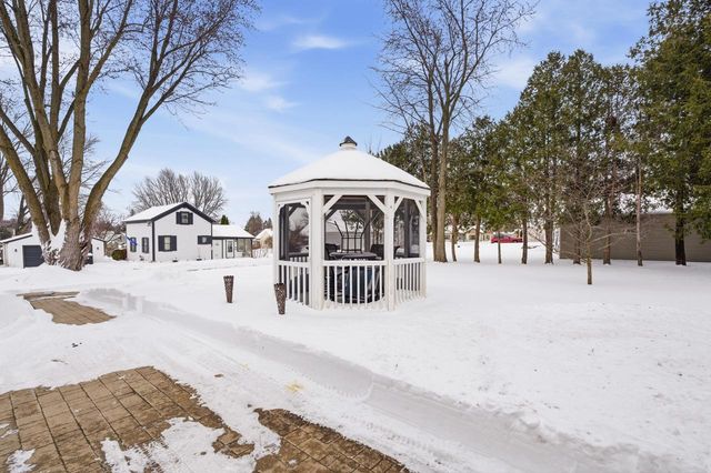 1925 Park AVENUE, New Holstein, WI 53061