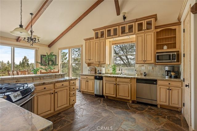 27920 Matterhorn, Lake Arrowhead, CA 92352