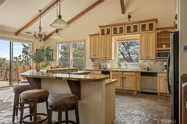 27920 Matterhorn, Lake Arrowhead, CA 92352