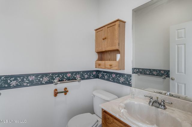 5551 Carter Road, Ocean Springs, MS 39564