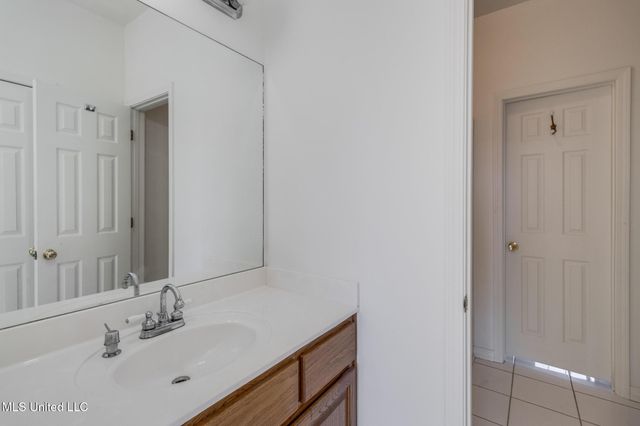 5551 Carter Road, Ocean Springs, MS 39564