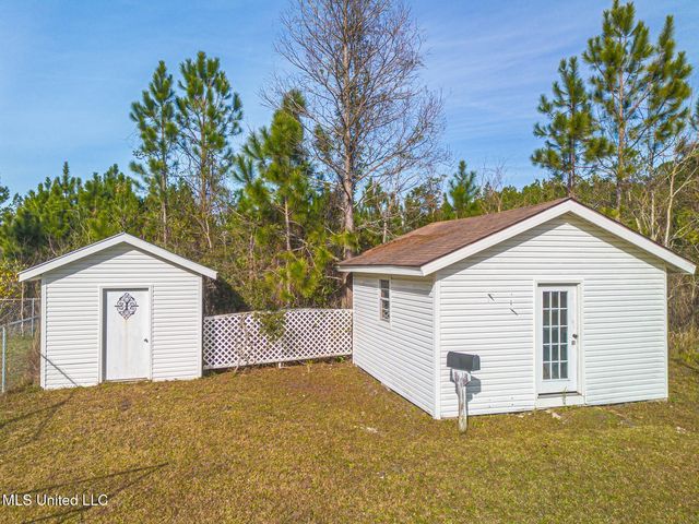 5551 Carter Road, Ocean Springs, MS 39564